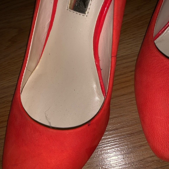 Red High Heels - Picture 2 of 6